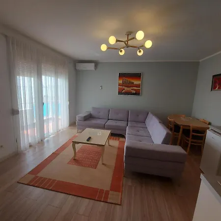 Apartament Bral 6 *